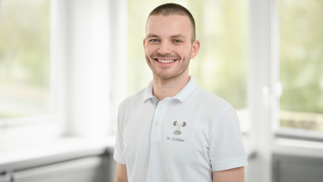 Dr. Lukas Schäfer Dr. Lukas Schäfer